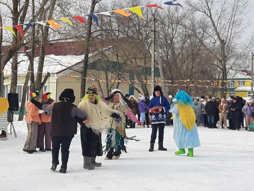 Весело отметили Масленицу в Затоне