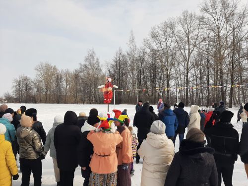 Весело отметили Масленицу в Затоне