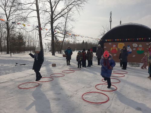 Весело отметили Масленицу в Затоне