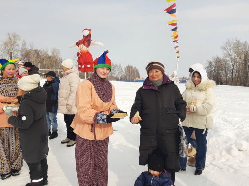 Весело отметили Масленицу в Затоне