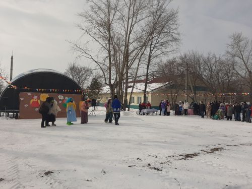 Весело отметили Масленицу в Затоне