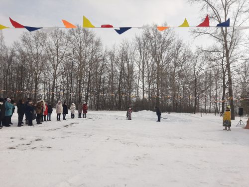 Весело отметили Масленицу в Затоне