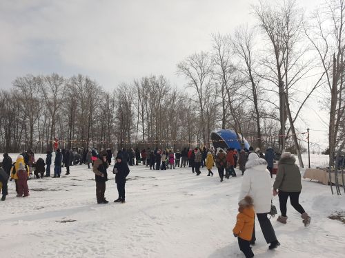 Весело отметили Масленицу в Затоне