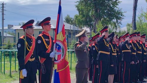 Четким строем из школы во взрослую жизнь