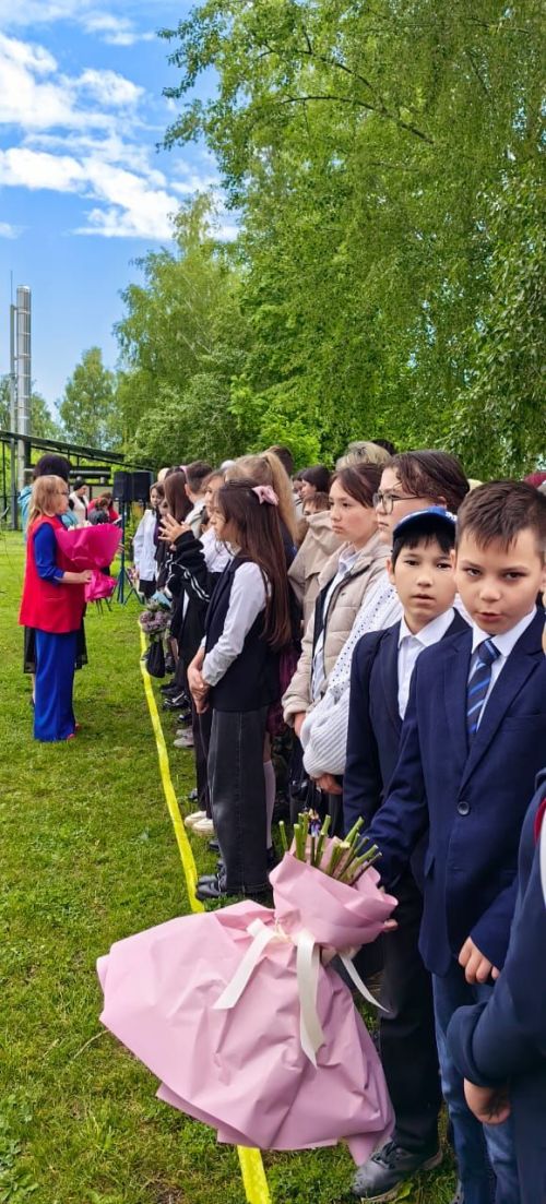 Четыре выпускника окончили Затонскую школу