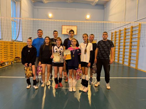 В спортивном зале Рудницкой школы состоялся волейбольный турнир