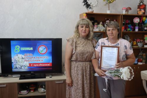 Социальных работников Камско-Устьинского района поздравили с профессиональным праздником