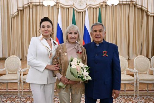 Ведущая Tatarstan Today Дина Газалиева награждена медалью «За доблестный труд»