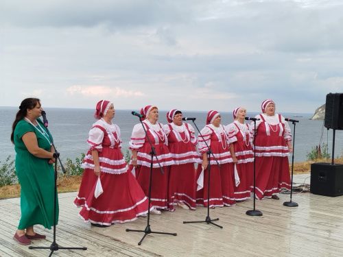 Песне над Волгой и дождь не помеха