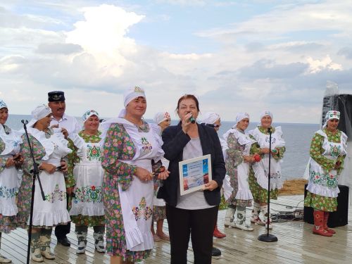Песне над Волгой и дождь не помеха