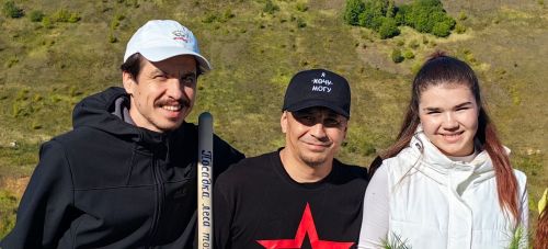 В посадке леса в Антоновке приняли участие более ста человек