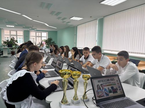 Старшеклассники Камско-Устьинского района проверили знания ПДД на конкурсе «АвтоСессия-2025»