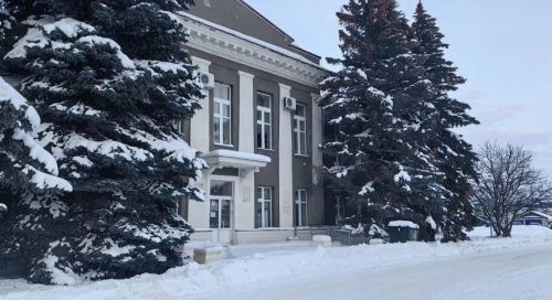 Старую администрацию отрезали от теплотрассы