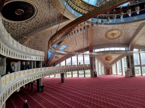 Северный Кавказ: Мемориал памяти и славы, Гордость мусульман и Сердце Матери