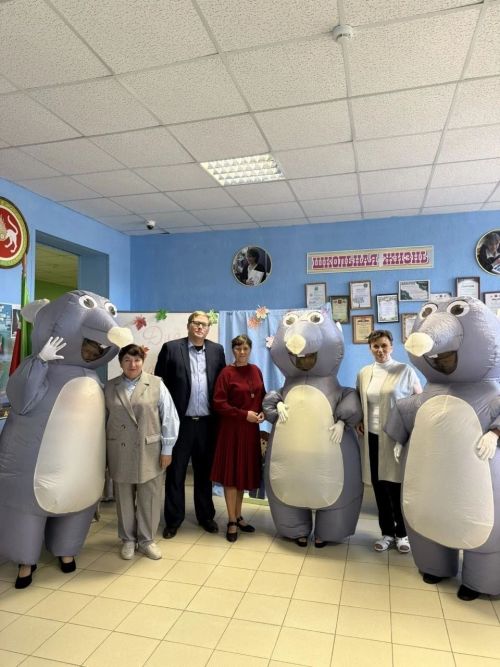 Педагоги Камско-Устьинского района принимали поздравления с Днем учителя