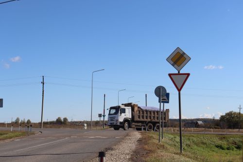 Убережет ли светофор водителей Камско-Устьинского района на опасном перекрестке