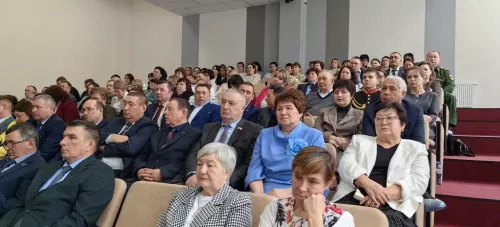 Камскоустьинцам вручили награды за труд