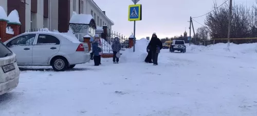 Второй день трехсменки Камскоустьинской школы