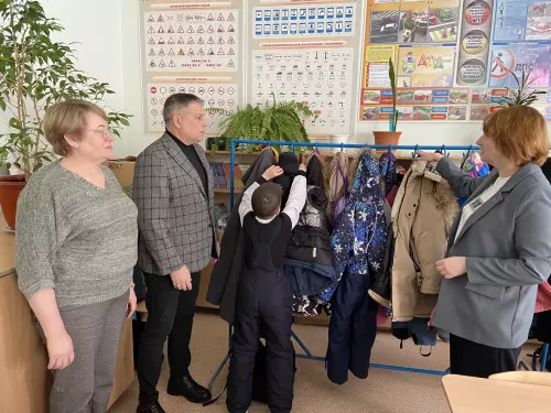 Организация трехсменного учебного процесса в Камском Устье