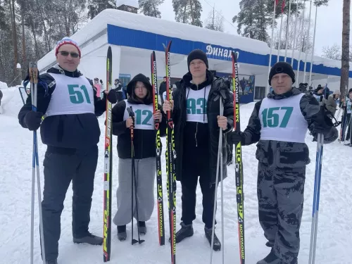 Полицейские из Камского Устья на лыжне