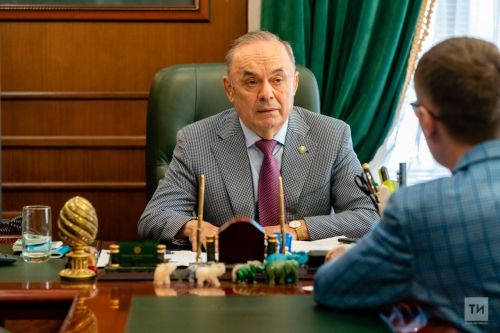 Экзам Губайдуллин поздравил муниципальных служащих Татарстана с Днём местного самоуправления