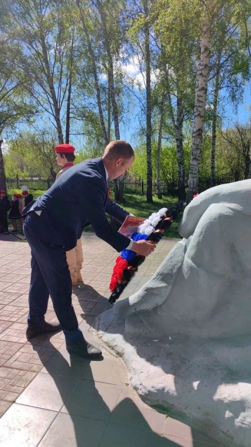 В Сюкеево открыли мемориальную доску в честь бойца СВО