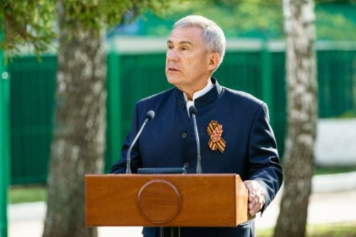 Раис  Татарстана Рустам Минниханов поздравил жителей республики с Днем Победы