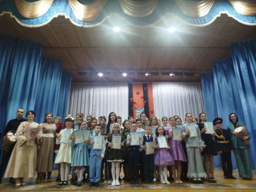В поселке речников звучат весна и музыка