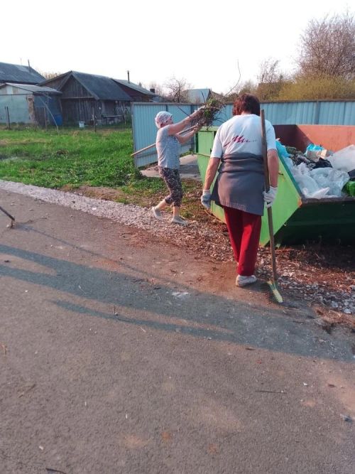 Южная околица: провели субботник ко Дню Победы
