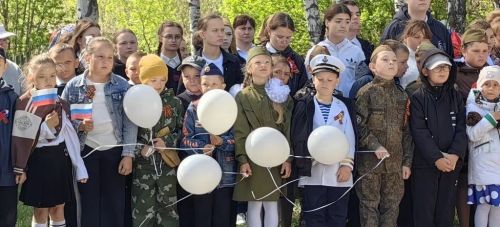 В Сюкеево открыли мемориальную доску в честь бойца СВО
