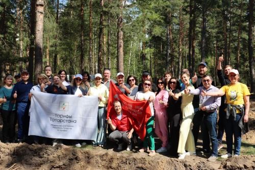«Сад памяти»: в Татарстане высадили более 1000 елей в честь героев Великой Отечественной войны