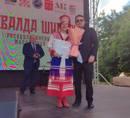 Коллектив «Мордовские узоры» 12-й год выступает на Валда Шинясь