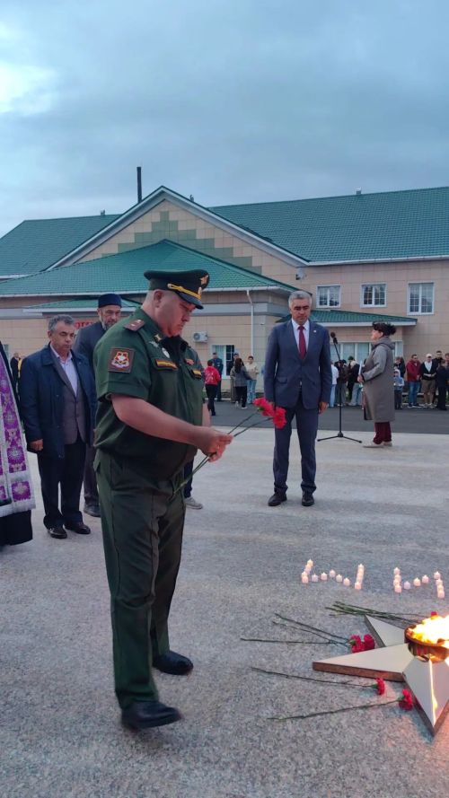 В День памяти и скорби камскоустьинцы собрались у обелиска