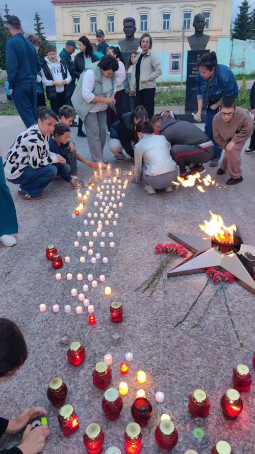 В День памяти и скорби камскоустьинцы собрались у обелиска