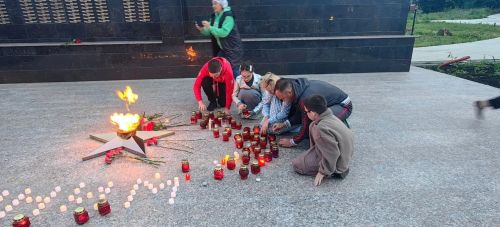 В День памяти и скорби камскоустьинцы собрались у обелиска