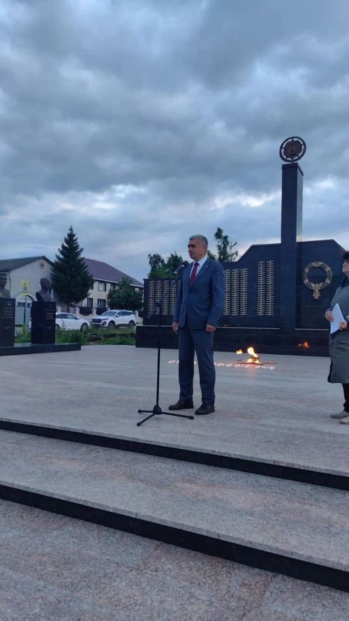 В День памяти и скорби камскоустьинцы собрались у обелиска