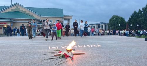 В День памяти и скорби камскоустьинцы собрались у обелиска