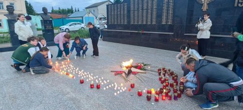 В День памяти и скорби камскоустьинцы собрались у обелиска
