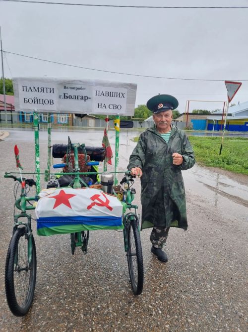 Из Болгар до Казани на велосипеде едет Рашид Зиатдинов