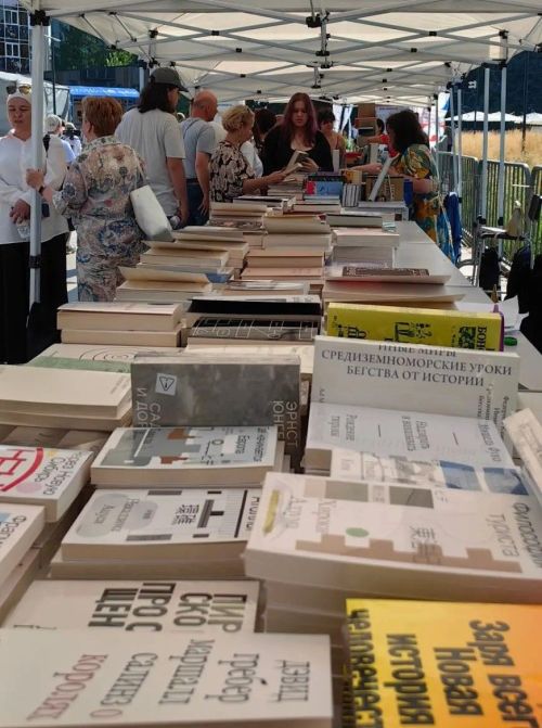 Фестиваль»Каракуз» - книжный развал под органную музыку