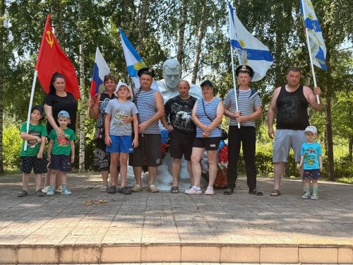 День военно-морского флота в Сюкеево отметили автопробегом