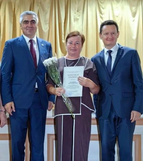 В зале не было учителя, который не получил награду