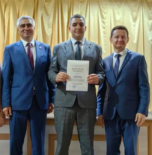 В зале не было учителя, который не получил награду