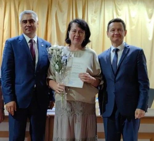 В зале не было учителя, который не получил награду