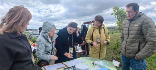 В Камском Устье сегодня прошла межрегиональная выставка винограда