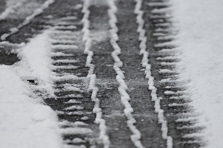 Росавтодор разрешил дорожникам стелить асфальт в дождь и снег