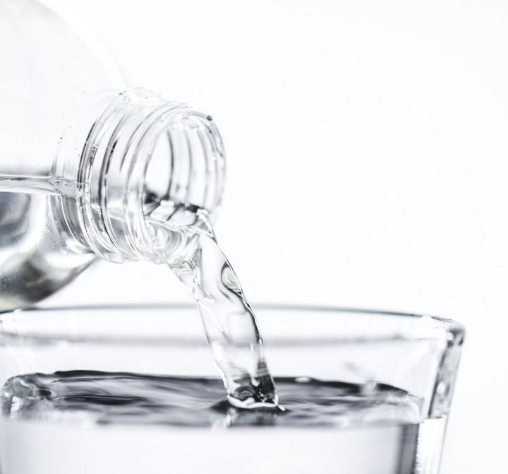Почему некоторым людям совсем не хочется пить воду