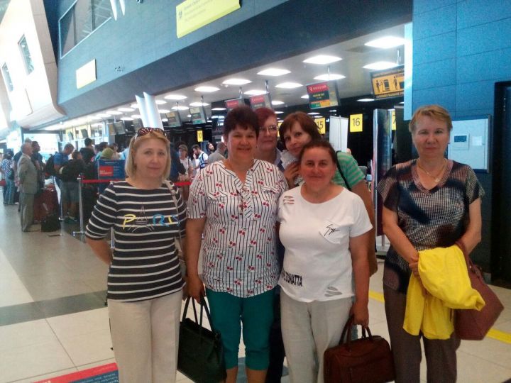 Сегодня шесть педагогов района отправились в Крым