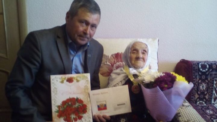 90-летний юбилей жительницы Кирельска