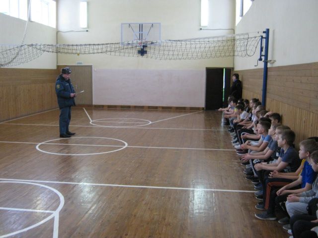 Пожарные провели открытый урок в Теньковской школе